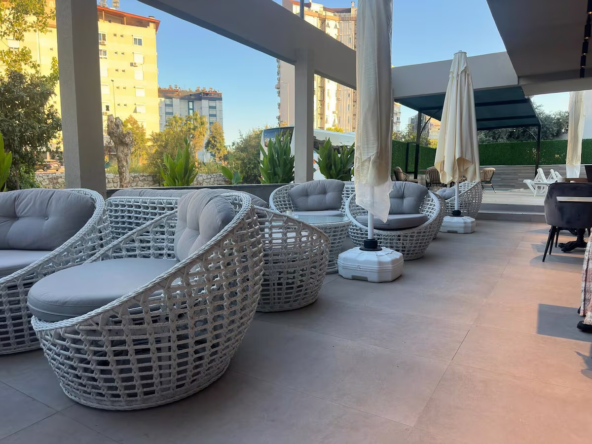 Antalya Otel Bahçe Oturma Alanı
